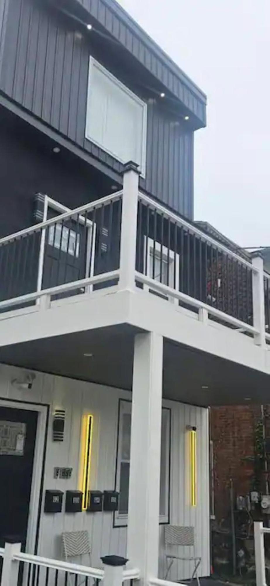 G O G Building *