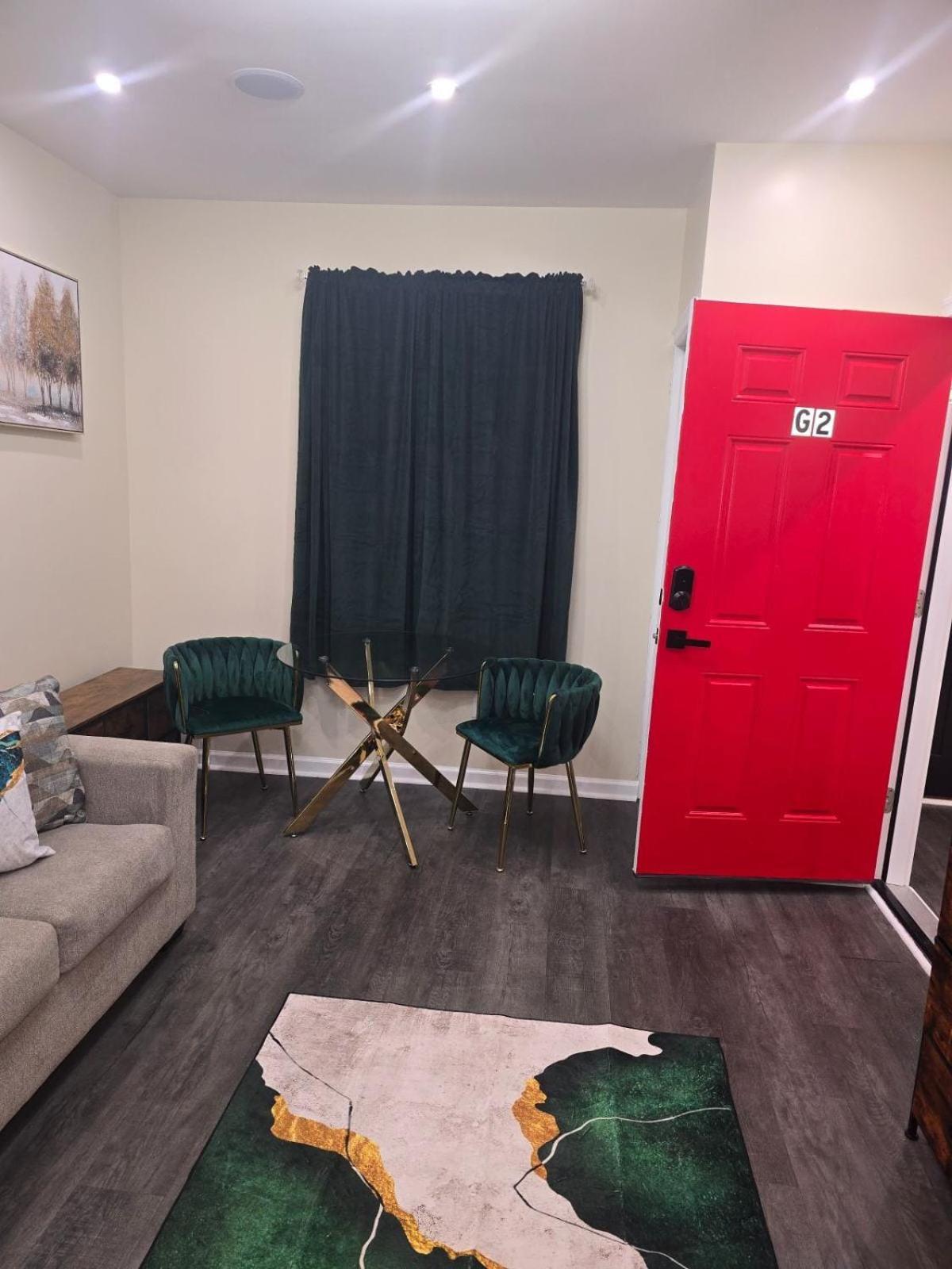G O G Building Apartment *